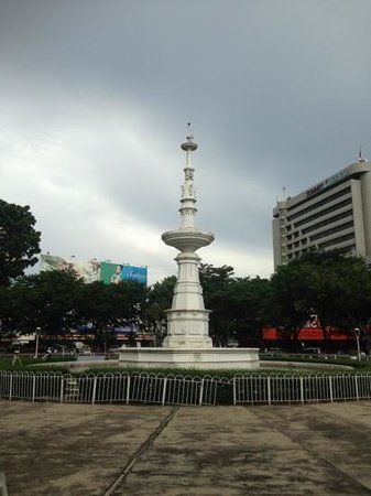 Fuente Osmeña Circle